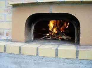 Four à pain : allumage du feu
