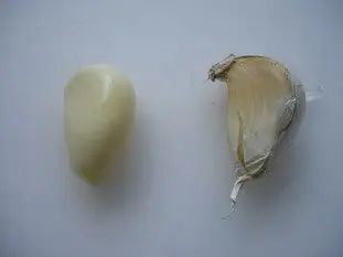 Comment éplucher facilement les gousses d'ail