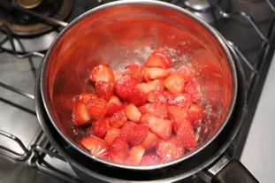 Clarification de fraises : etape 25