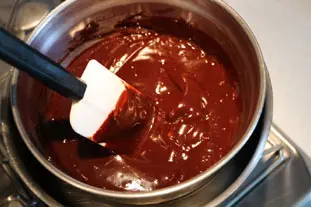 Mousse au chocolat aux noisettes : etape 25
