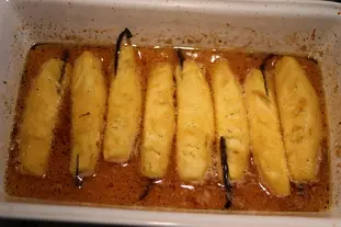 Ananas Victoria confit au miel et aux épices : etape 25