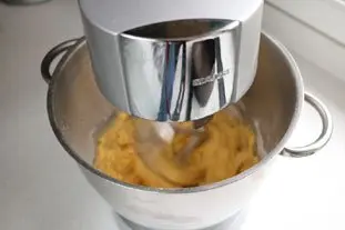 Gâteau moelleux au citron : etape 25