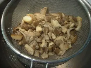 Poêlée de champignons, oignons nouveaux et jambon cru : etape 25