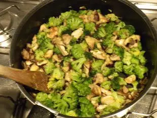 Émincé de poulet champignons-brocolis : etape 25