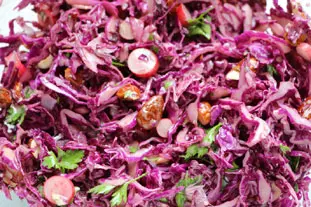 Salade de chou rouge aux amandes torréfiées