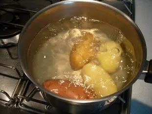 La cuisson des pommes de terre dans l'eau : etape 25