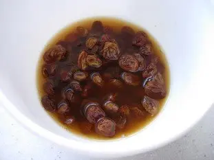 Il ne faut pas ajouter des raisins secs tel quels : etape 25